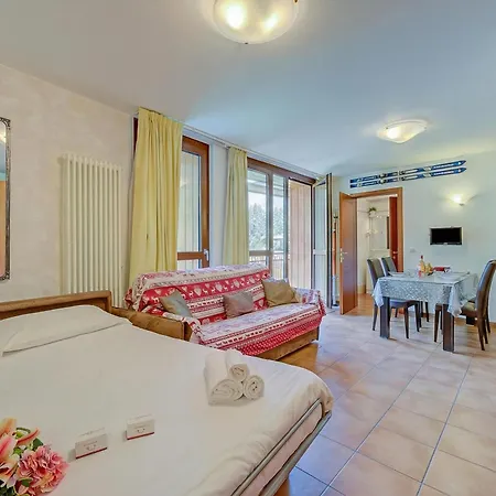 Apartment La Marmotta In/ski Out - With Terrace - Happy Bardonecchia